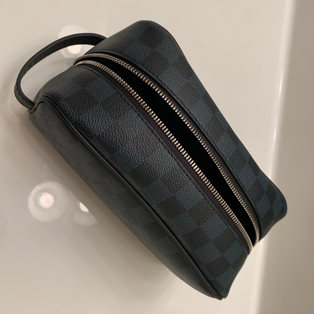 Louis Vuitton Damier Cobalt Washbag